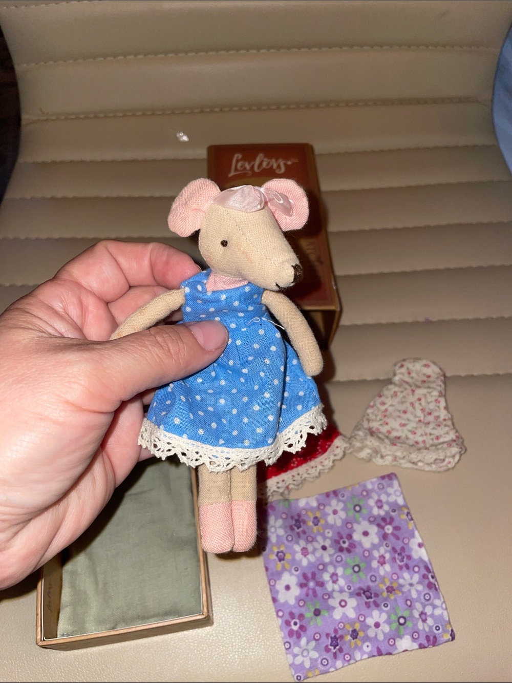 Levlovs Set of 2 mice ( sister and brother) in matchbox beds . - Picture 6 of 12
